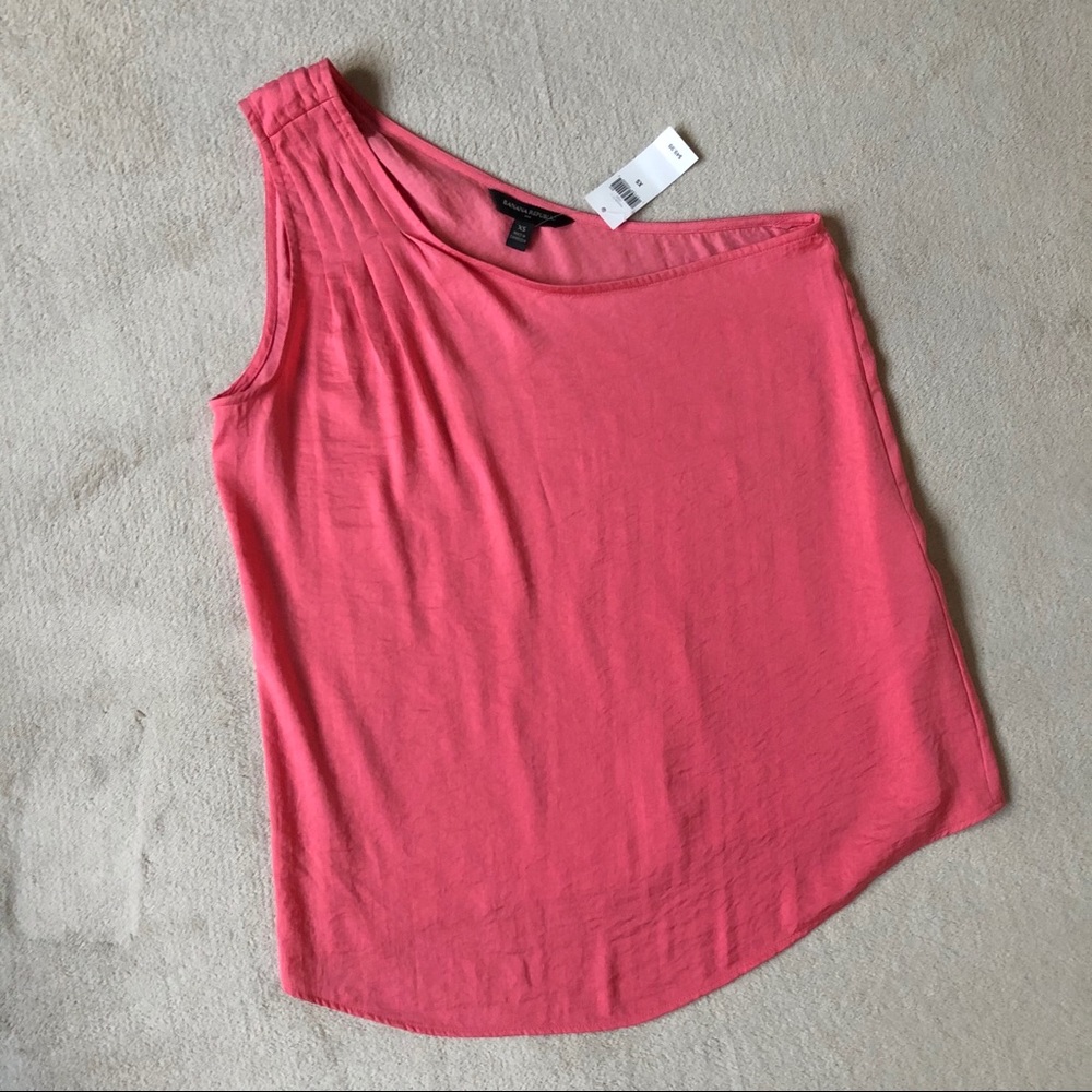 Banana Rep One-Shoulder